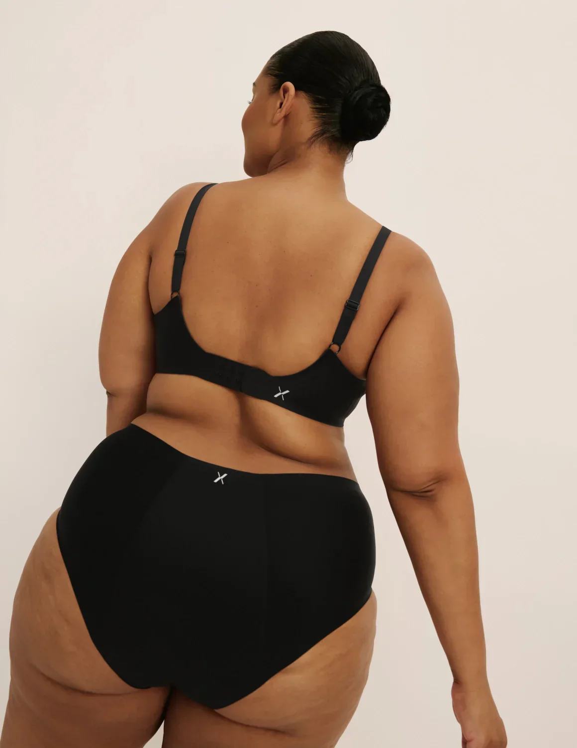 Revolution V-Neck Bra - Image 22