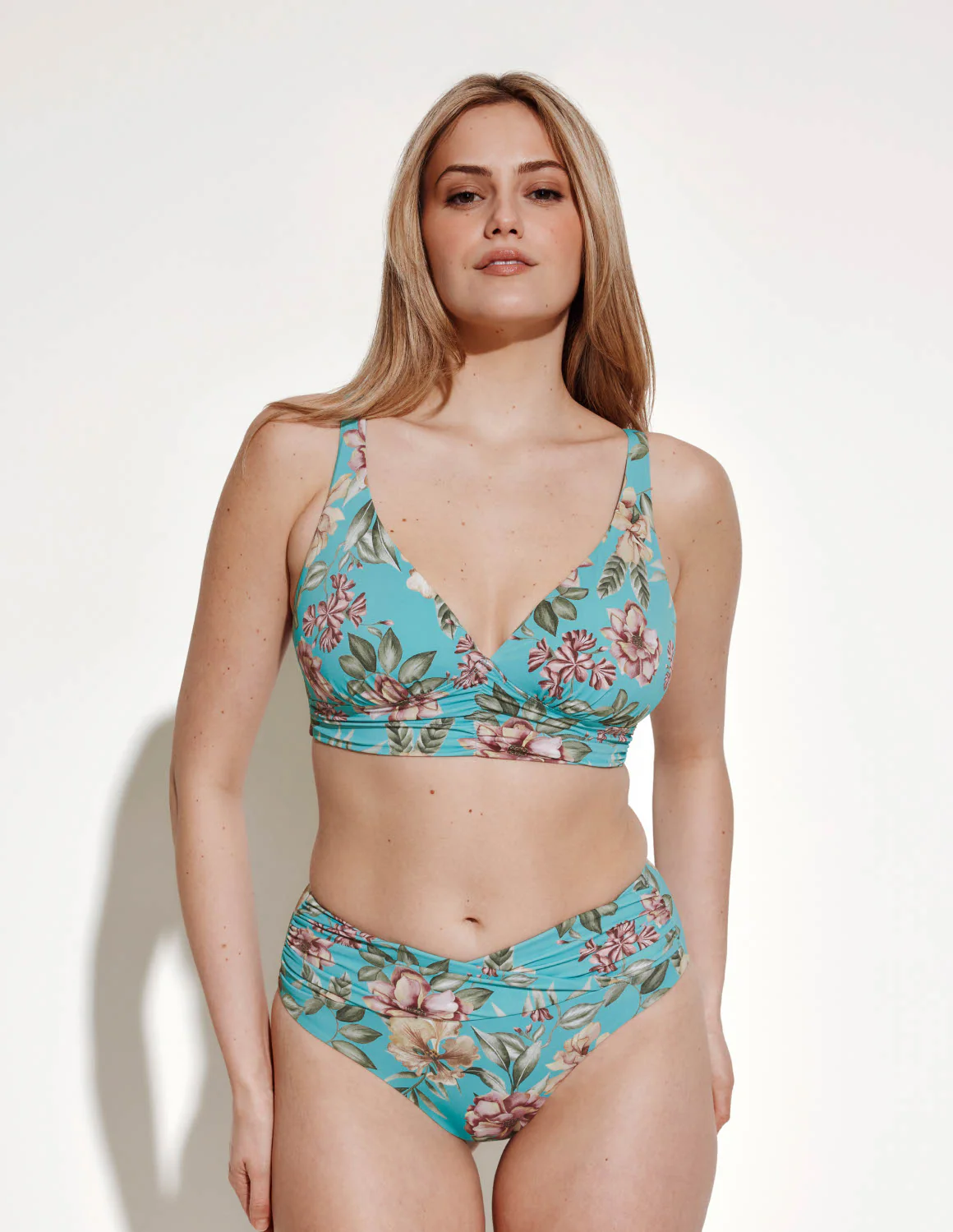 Sculpt Ruched Deep V Bikini Top - Image 14