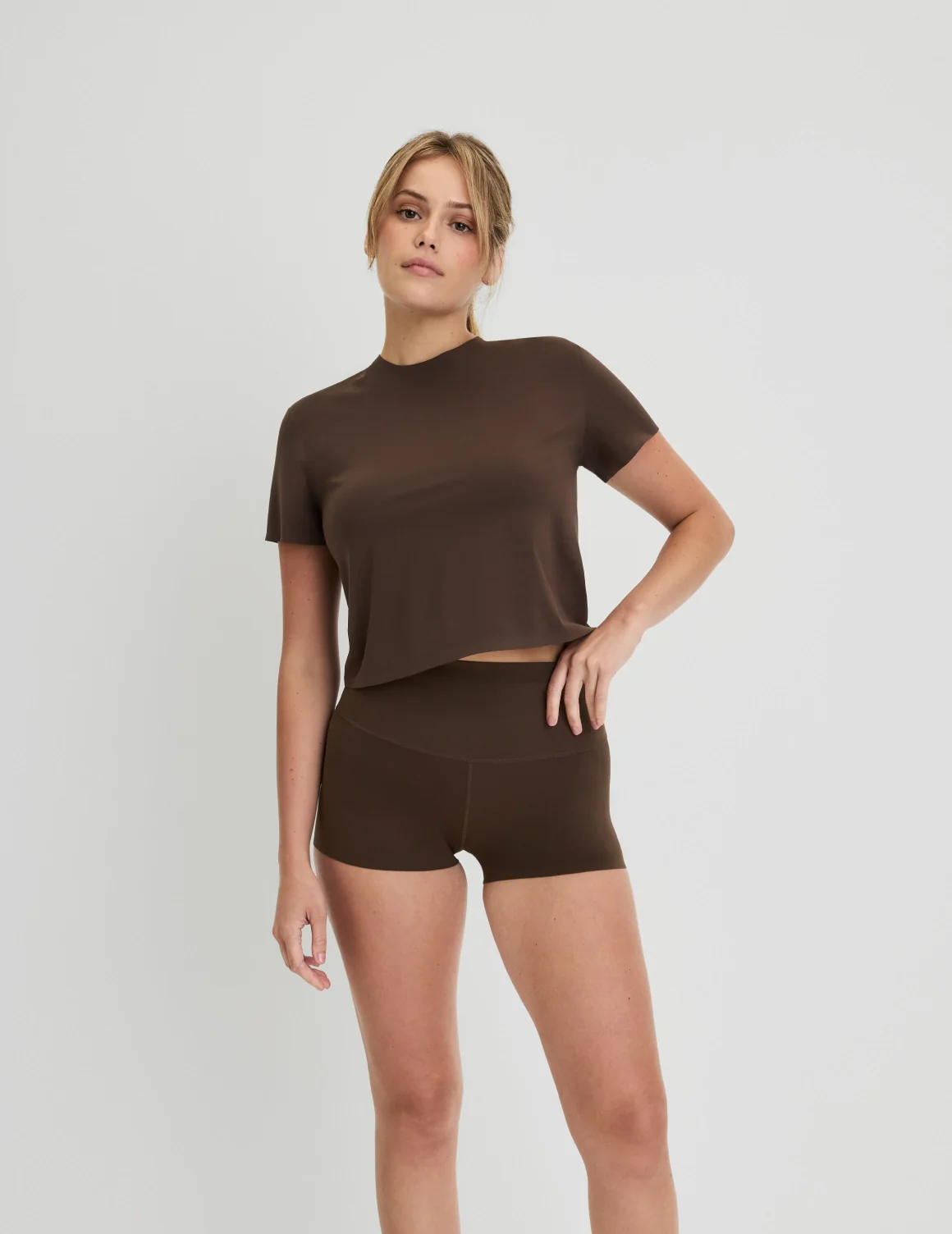 Studio Sleek Cropped T-Shirt - Image 8